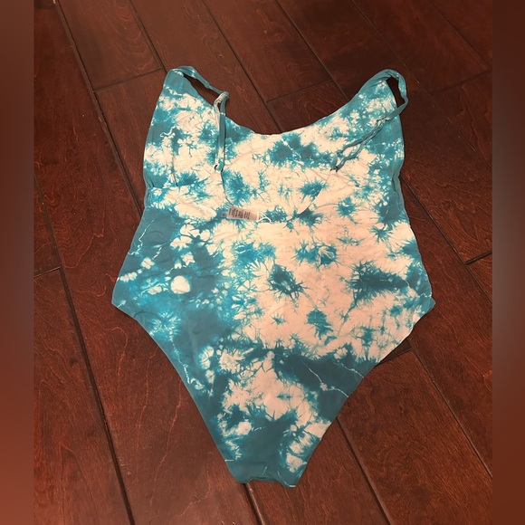 Lulus Myrna blue tie-dye swimsuit one piece xl - Picture 4 of 6